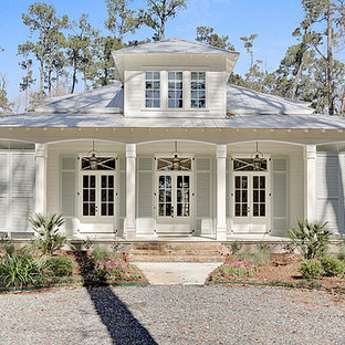 Example of a classic exterior home design in New Orleans