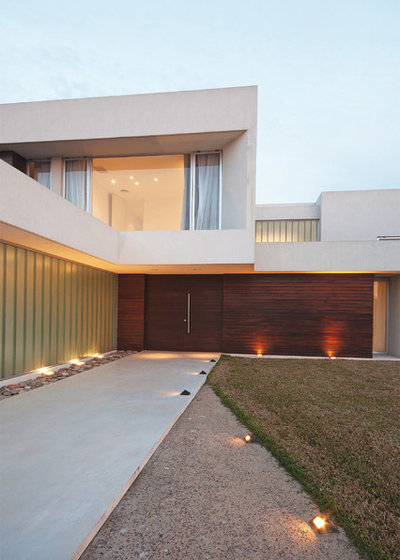 Contemporary Exterior by Vanguarda Arquitectos