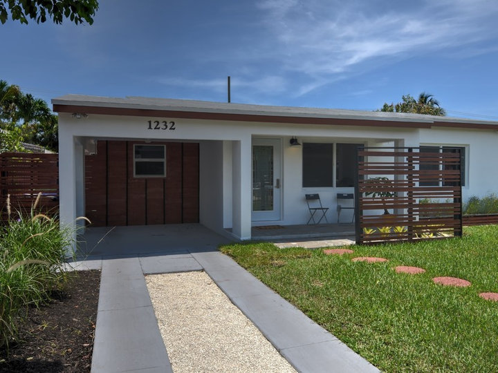 Concrete - Midcentury Exterior
