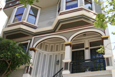 Cette photo montre une façade de maison victorienne.