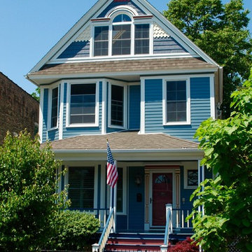 Victorian Style Home - Chicago, IL in James Hardie Siding & Trim