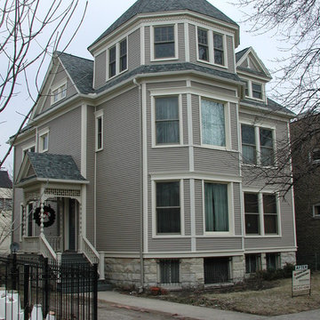 Victorian Style Home - Chicago, IL in Vinyl Siding