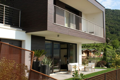 Inspiration for a contemporary exterior home remodel in Milan