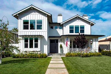 This is an example of a farmhouse house exterior in Orange County.
