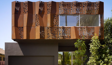 Houzzbesuch: Baumkrone aus Stahl – eine löchrige Fassade in L.A.