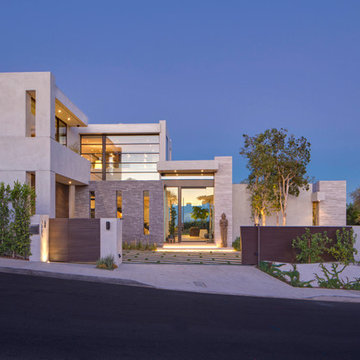 Warm Modern Facade in Bel Air