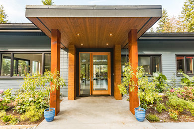 Minimalist exterior home photo in Vancouver