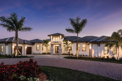 Transitional exterior home photo in Tampa