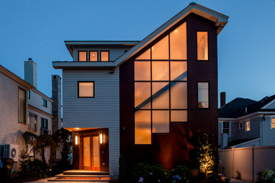 Photo of a modern house exterior in Bridgeport.