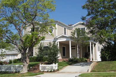 Traditional exterior home idea in Los Angeles