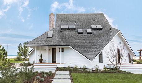 Houzz Tour: Turning the Tide for a Pacific Northwest Island Home
