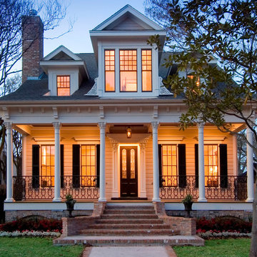 01 - Traditional 1 1/2 Story Front