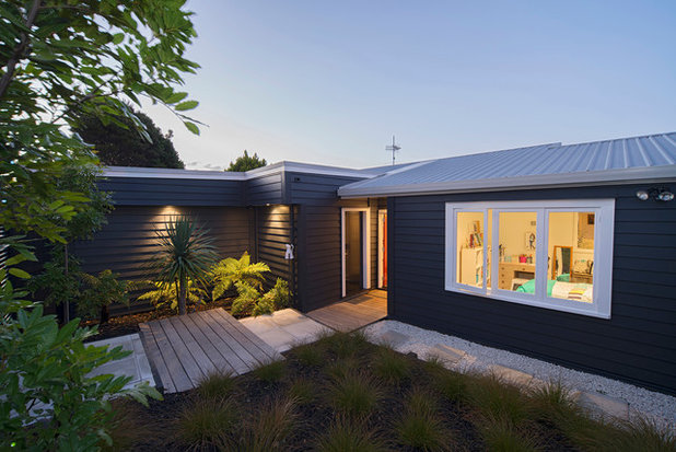 Traditional Exterior by Pure Architecture New Zealand