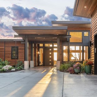 Featured image of post Warm Modern Home Exterior / Sleek and inventive, these contemporary residences redefine home.