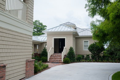 Elegant exterior home photo in Jacksonville