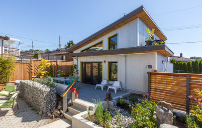 Houzz Tour: Affordable Living in a Bright Backyard Mini Home