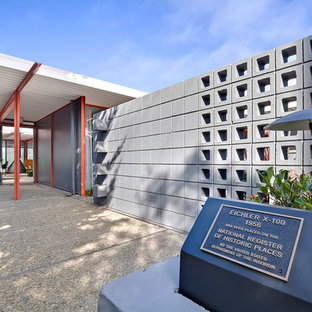 This is an example of a midcentury exterior in San Francisco.