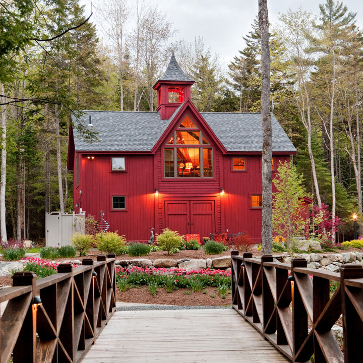 Barn hollis. Скандинавский Амбар. Дом в стиле Амбар. Дом в стиле Barn House. Красный домик.