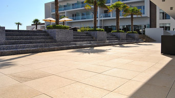 Yellow Lagos Meia-Praia Hotel