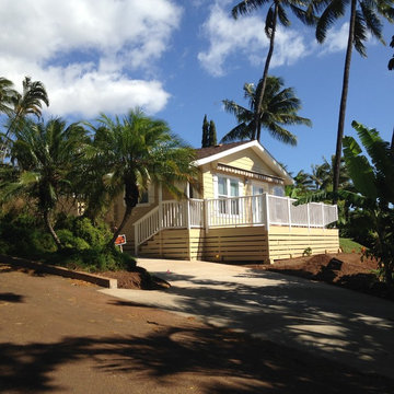 Yellow Lahaina cottage
