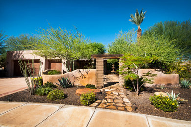 Large traditional exterior home idea in Phoenix