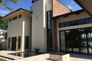 Inspiration for a modern exterior home remodel in Orlando