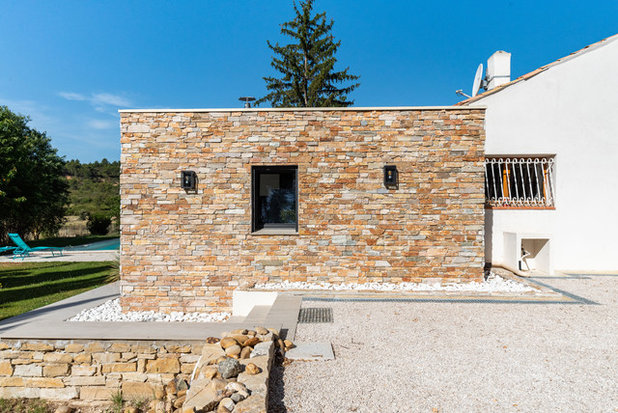 Méditerranéen Façade by Meryll Cohen Architecture