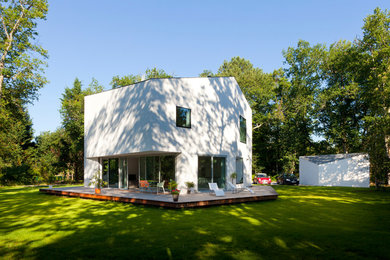 Contemporary exterior home idea in Bordeaux