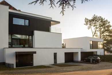 Photo of a contemporary house exterior in Brussels.