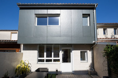 Contemporary exterior home idea in Bordeaux
