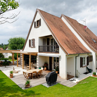 Réalisation d'une façade de maison champêtre.
