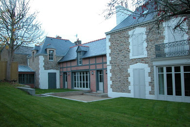 Exemple d'une façade de maison nature.