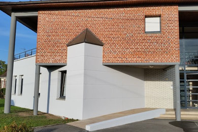Photo of a contemporary house exterior in Lille.