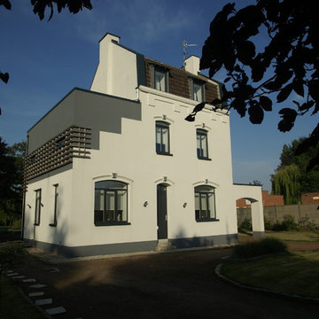 Huy' House