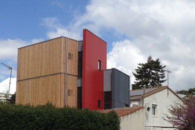 マルセイユにあるコンテンポラリースタイルのおしゃれな家の外観の写真