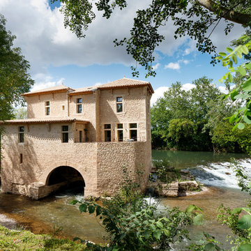 Maison en bordure de rivière