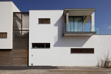 モンペリエにあるコンテンポラリースタイルのおしゃれな家の外観の写真