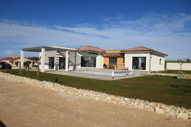 Réalisation d'une façade de maison minimaliste.