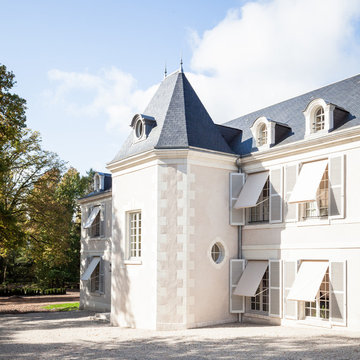 Rénovation d'un château du 17ème ave des stores du 19ème siècle