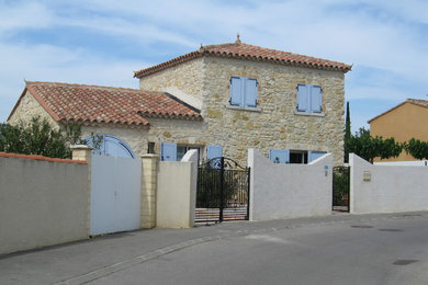Aménagement d'une façade de maison méditerranéenne.