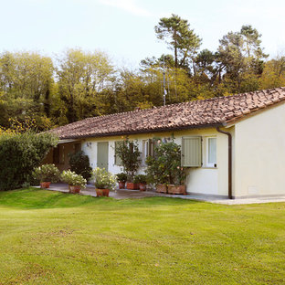 Esempio della facciata di una casa country
