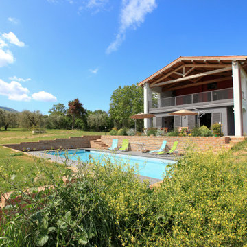 COUNTRY HOUSE - Facciata con piscina