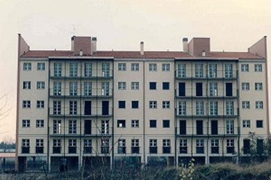 Foto della facciata di una casa industriale
