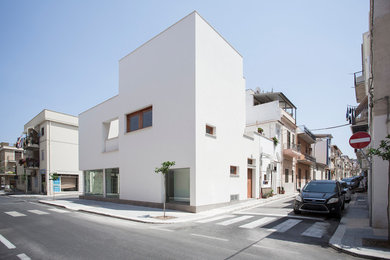 カターニア／パルレモにあるコンテンポラリースタイルのおしゃれな家の外観の写真