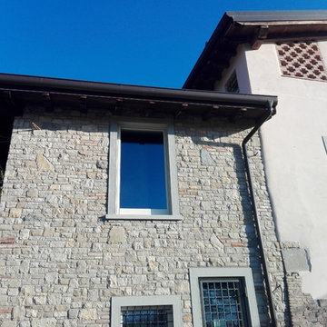 facciata sud porzione in pietra