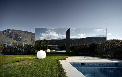 A Mirrored Retreat in the Italian Countryside