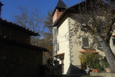 Restauro di facciata di casale nel Casentinese