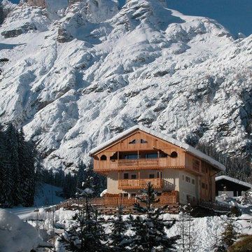Un hotel in legno ecosostenibile in montagna - 900 mq