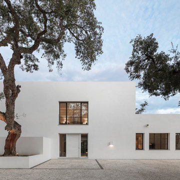Casa entre Alcornoques