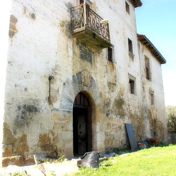 Casa Torre En El Valle De Mena